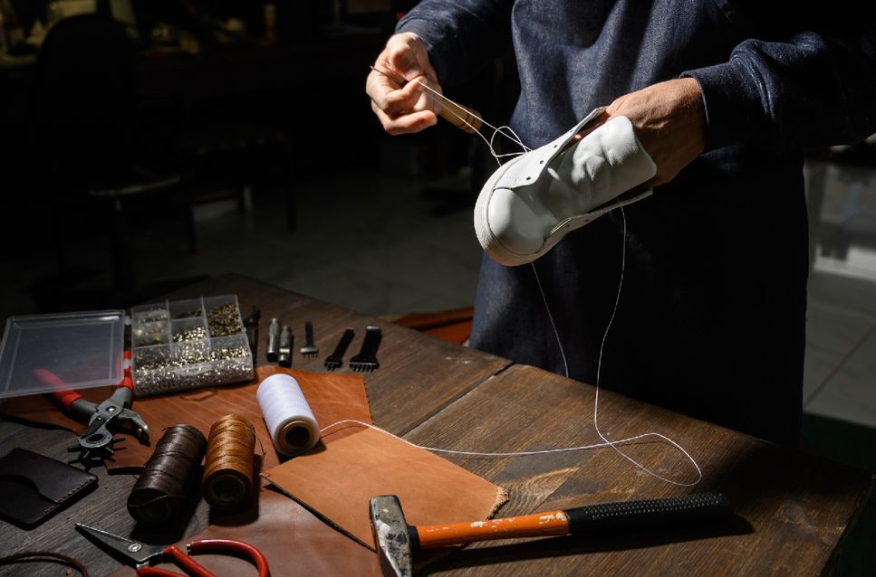 Jasperosso shoemaker stitching sneaker